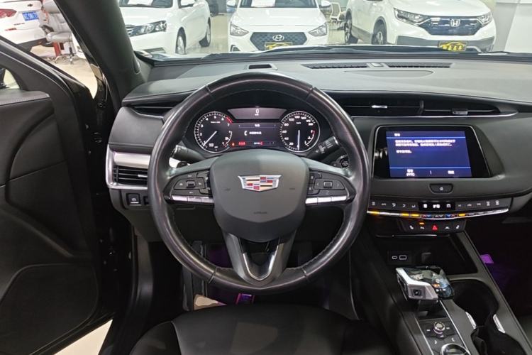 Used Cadillac XT4 2022 28T Two-Wheel-Drive Luxury Version Steering Wheel