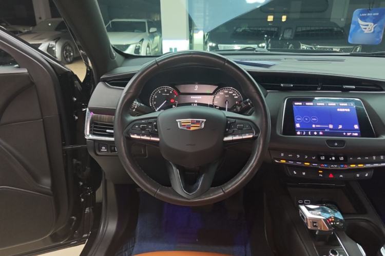 Used Cadillac XT4 2022 28T Two-Wheel Drive Prestige Version Steering Wheel