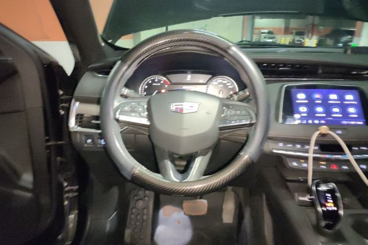 Used Cadillac XT4 2022 28T Two-Wheel Drive Prestige Version Steering Wheel