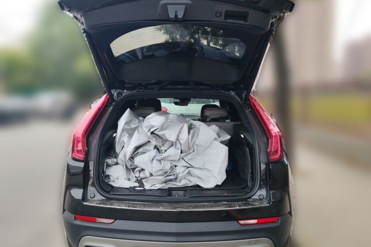 Used Cadillac XT4 2022 28T Two-Wheel Drive Prestige Version Trunk