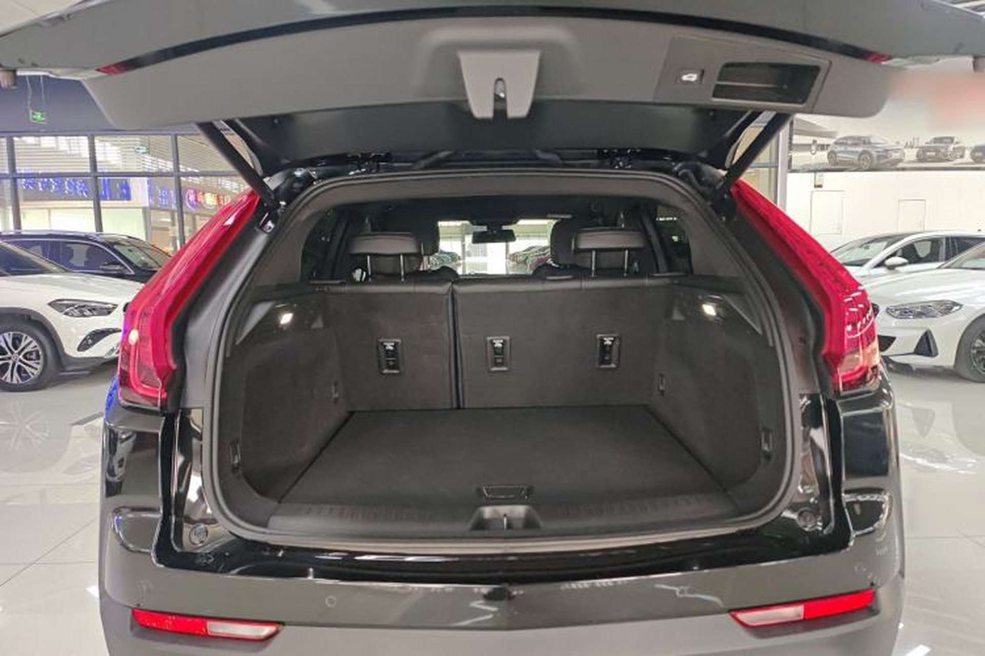Used Cadillac XT4 2022 28T Two-Wheel Drive Fashion Edition Trunk