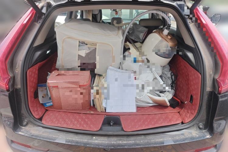 Used Cadillac XT4 2022 28T Two-Wheel-Drive Luxury Version Trunk
