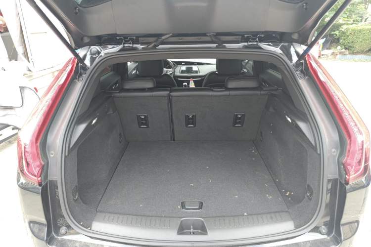 Used Cadillac XT4 2022 28T Two-Wheel Drive Fashion Edition Trunk