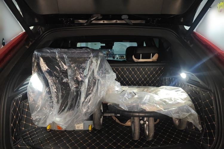 Used Cadillac XT4 2022 28T Two-Wheel-Drive Luxury Version Trunk