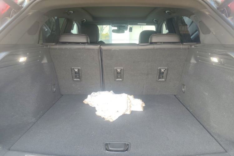 Used Cadillac XT4 2022 28T Two-Wheel-Drive Luxury Version Trunk