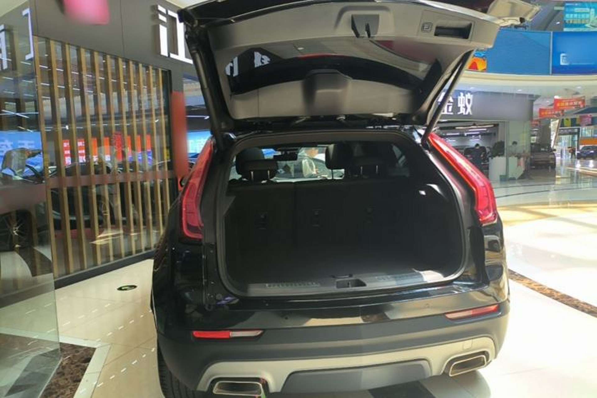 Used Cadillac XT4 2022 28T Two-Wheel-Drive Luxury Version Trunk