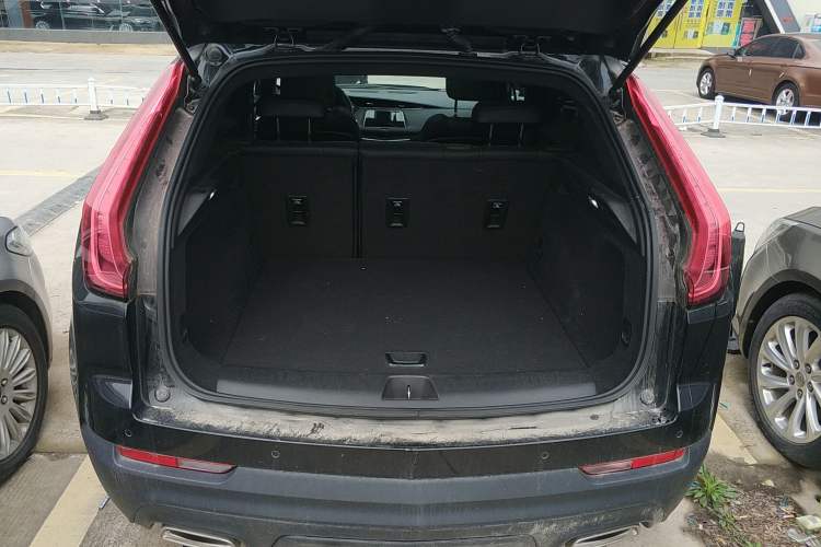 Used Cadillac XT4 2022 28T Two-Wheel Drive Fashion Edition Trunk