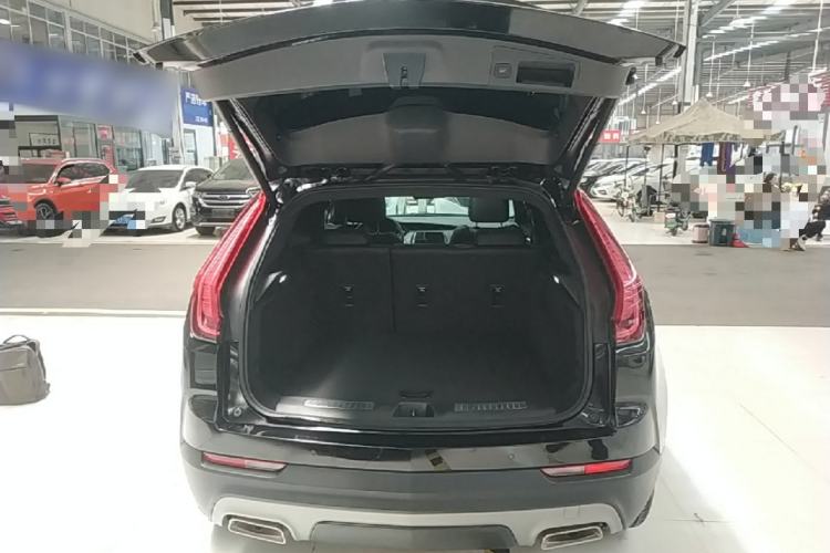 Used Cadillac XT4 2022 28T Two-Wheel-Drive Luxury Version Trunk