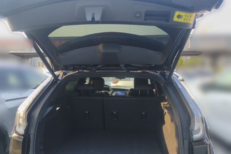 Used Cadillac XT4 2022 28T Two-Wheel-Drive Luxury Version Trunk