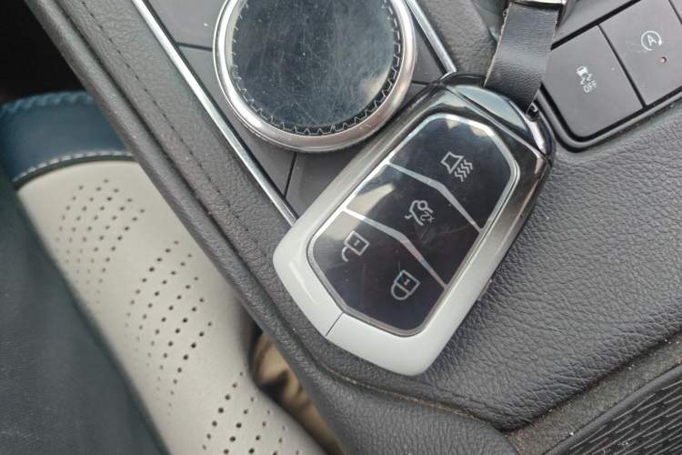 Used Cadillac XT4 2022 28T Two-Wheel-Drive Luxury Version Vehicle Key
