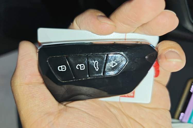 Used Cadillac XT4 2022 28T Two-Wheel Drive Prestige Version Vehicle Key