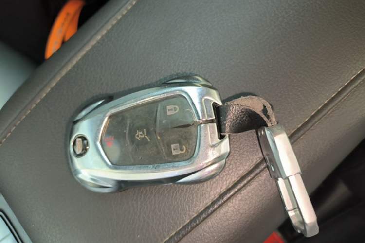 Used Cadillac XT4 2022 28T Two-Wheel-Drive Luxury Version Vehicle Key