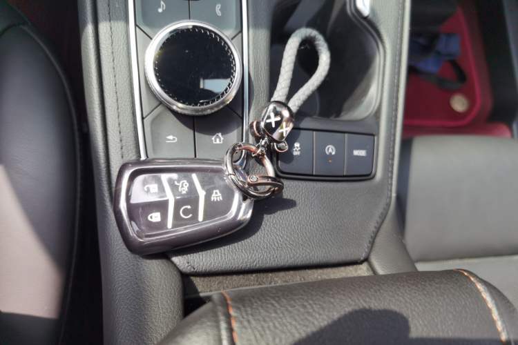 Used Cadillac XT4 2022 28T Four-Wheel Drive Platinum Edition Vehicle Key