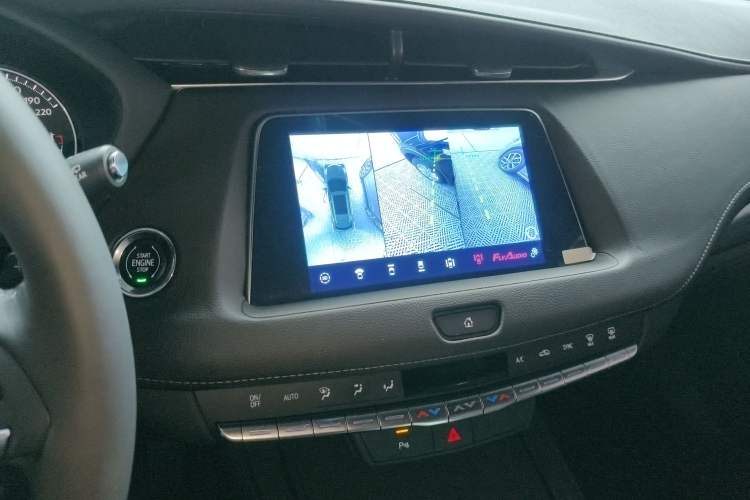 Used Cadillac XT4 2022 28T Two-Wheel Drive Fashion Edition Audio And AC Panel