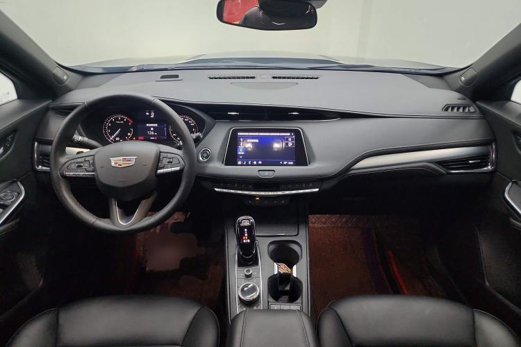 Used Cadillac XT4 2022 28T Two-Wheel-Drive Luxury Version Center Console