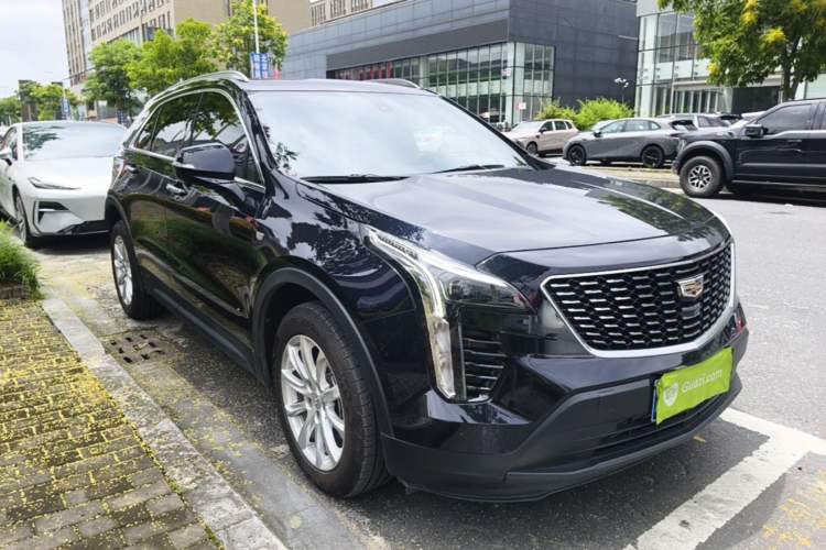 Used Cadillac XT4 2022 28T Two-Wheel Drive Fashion Edition Front Right 45 Deg