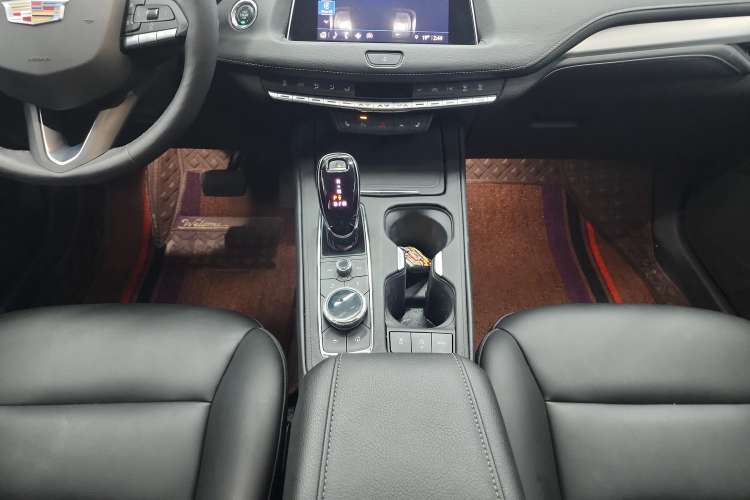 Used Cadillac XT4 2022 28T Two-Wheel-Drive Luxury Version Gear Lever