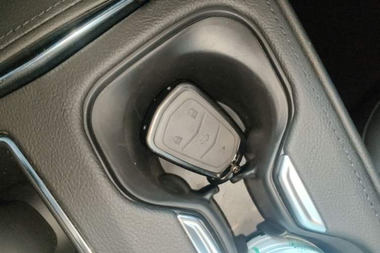 Used Cadillac XT4 2022 28T Two-Wheel Drive Fashion Edition Interior 1