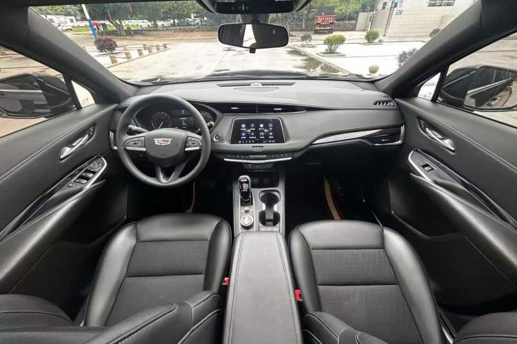 Used Cadillac XT4 2022 28T Two-Wheel Drive Fashion Edition Interior 3