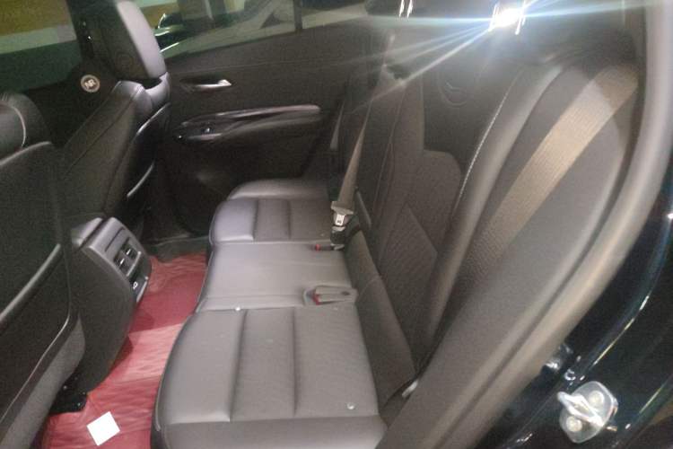 Used Cadillac XT4 2022 28T Two-Wheel Drive Fashion Edition Interior 4