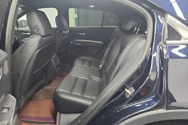 Used Cadillac XT4 2022 28T Two-Wheel-Drive Luxury Version Left Rear Seat