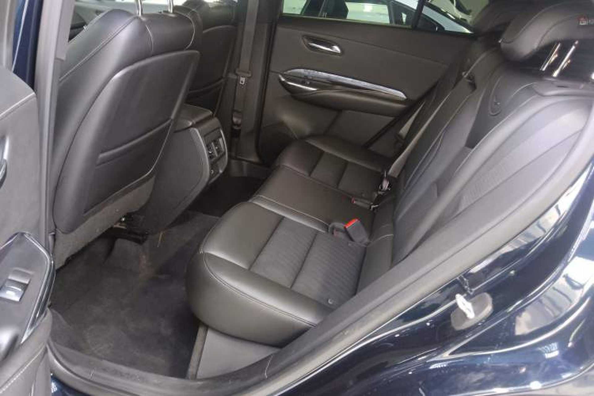 Used Cadillac XT4 2022 28T Two-Wheel Drive Fashion Edition Left Rear Seat