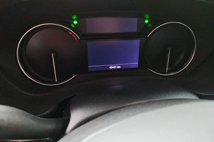 Used Cadillac XT4 2022 28T Two-Wheel Drive Fashion Edition Odometer Close Up
