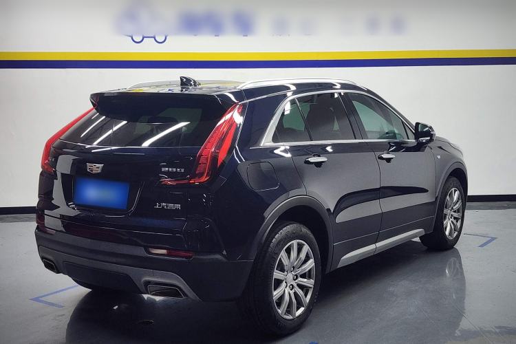 Used Cadillac XT4 2022 28T Two-Wheel-Drive Luxury Version Rear Right 45 Deg