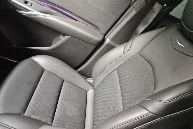 Used Cadillac XT4 2022 28T Two-Wheel Drive Fashion Edition Right Front Seat