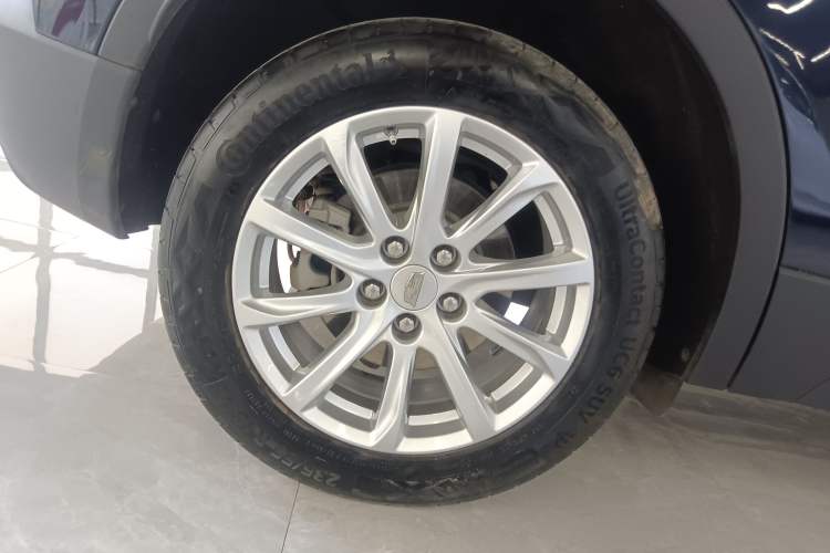 Used Cadillac XT4 2022 28T Two-Wheel Drive Fashion Edition Right Rear Wheel Hub