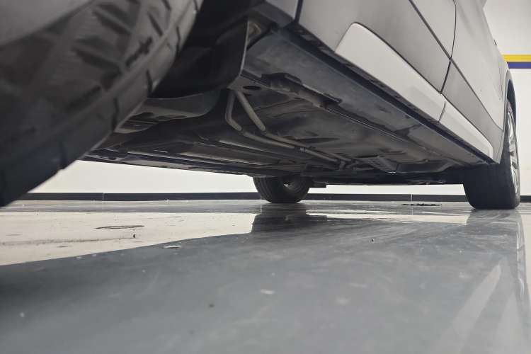 Used Cadillac XT4 2022 28T Two-Wheel-Drive Luxury Version Right Side Sill
