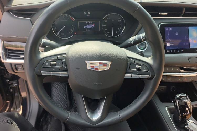 Used Cadillac XT4 2022 28T Two-Wheel Drive Prestige Version Steering Wheel