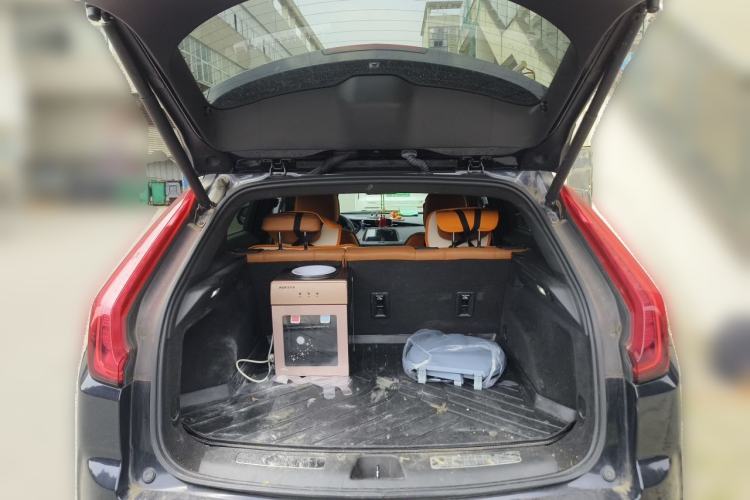Used Cadillac XT4 2022 28T Two-Wheel Drive Prestige Version Trunk
