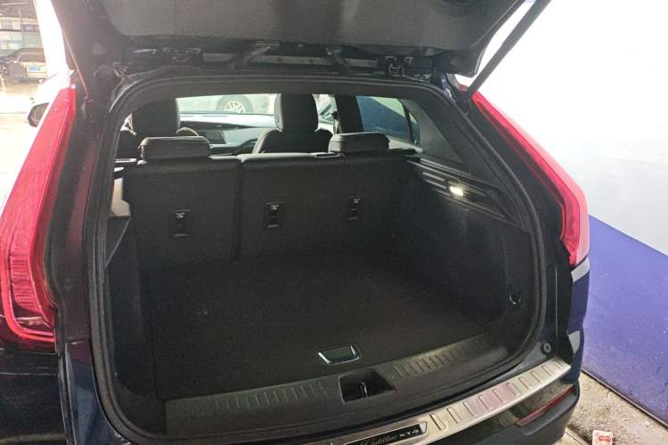 Used Cadillac XT4 2022 28T Two-Wheel Drive Fashion Edition Trunk