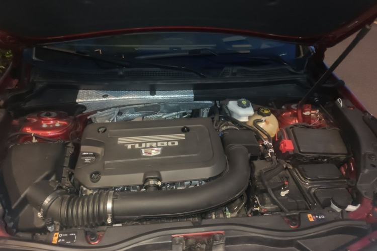 Used Cadillac XT4 2022 28T Four-Wheel Drive Platinum Edition Engine Bay