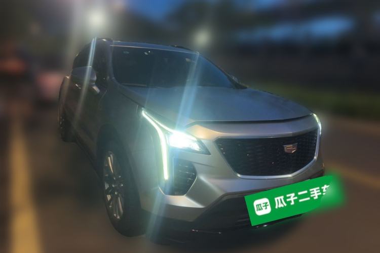 Used Cadillac XT4 2022 28T Four-Wheel Drive Platinum Edition Front Right 45 Deg