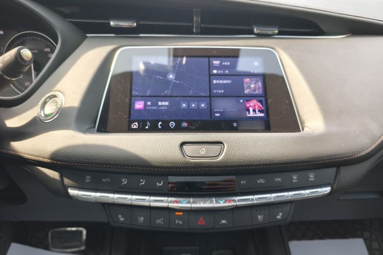 Used Cadillac XT4 2022 28T Four-Wheel Drive Platinum Edition Audio And AC Panel