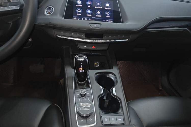 Used Cadillac XT4 2022 28T Two-Wheel Drive Fashion Edition Audio And AC Panel