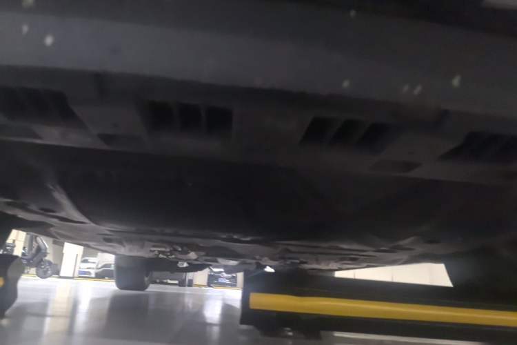Used Cadillac XT4 2022 28T Two-Wheel-Drive Luxury Version Chassis Front