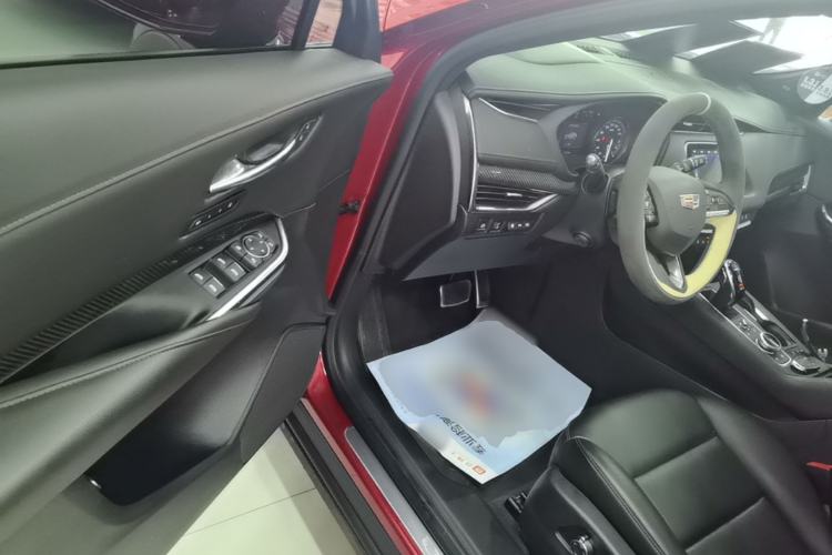 Used Cadillac XT4 2022 28T Four-Wheel Drive Platinum Edition Driver Seat