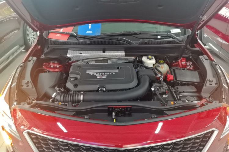 Used Cadillac XT4 2022 28T Four-Wheel Drive Platinum Edition Engine Bay