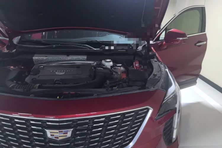 Used Cadillac XT4 2022 28T Two-Wheel-Drive Luxury Version Engine Bay Left