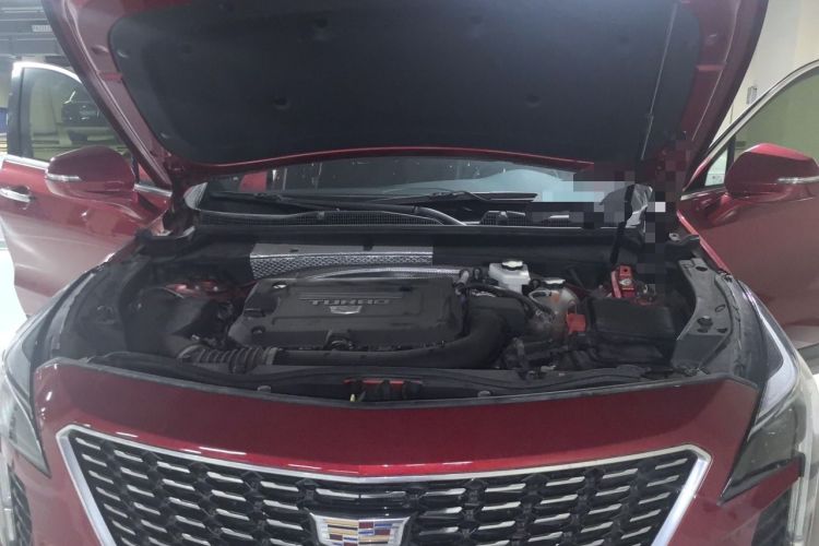 Used Cadillac XT4 2022 28T Two-Wheel-Drive Luxury Version Engine Bay