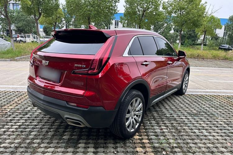Used Cadillac XT4 2022 28T Two-Wheel-Drive Luxury Version Exterior 2