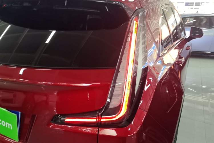 Used Cadillac XT4 2022 28T Four-Wheel Drive Platinum Edition Exterior 3