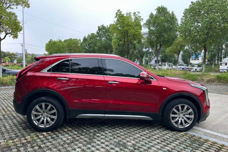 Used Cadillac XT4 2022 28T Two-Wheel-Drive Luxury Version Exterior 9
