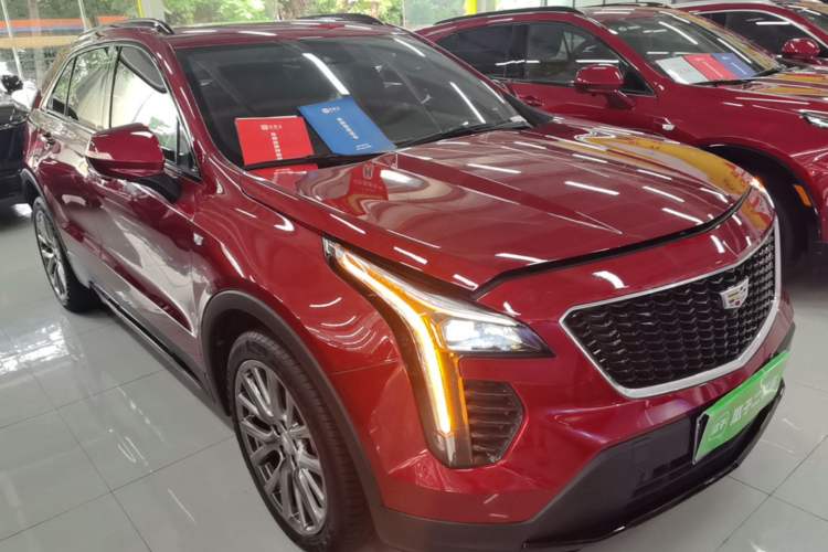 Used Cadillac XT4 2022 28T Four-Wheel Drive Platinum Edition Front Right 45 Deg