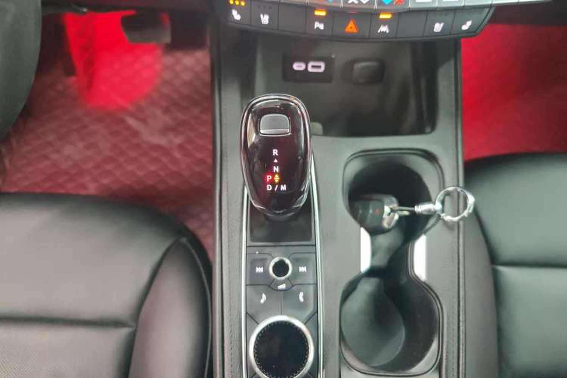 Used Cadillac XT4 2022 28T Two-Wheel Drive Prestige Version Gear Lever