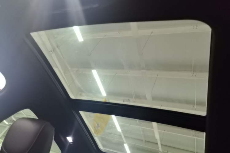 Used Cadillac XT4 2022 28T Four-Wheel Drive Platinum Edition Headliner