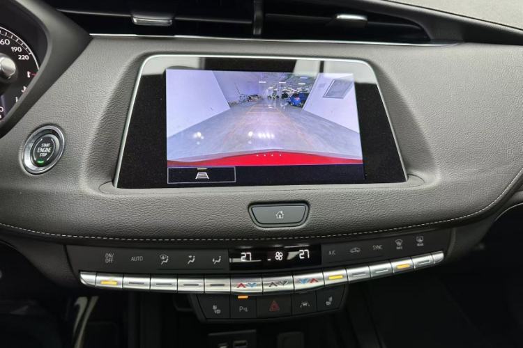 Used Cadillac XT4 2022 28T Two-Wheel-Drive Luxury Version Interior 4
